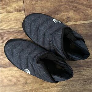 The North Face Black Quilted Snow Booties